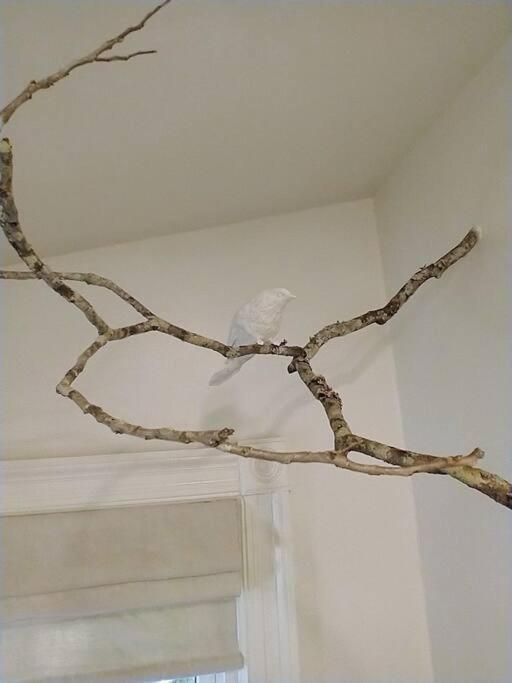 Apartment Gingerbird Art Laurel