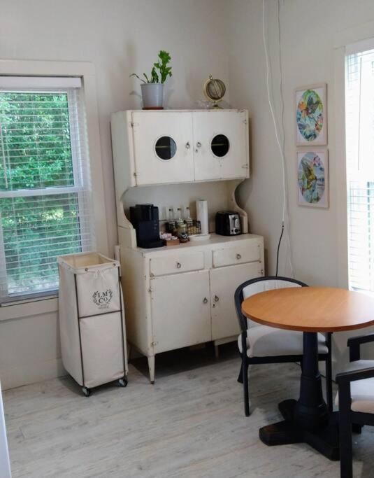 Gingerbird Art Apartment Laurel