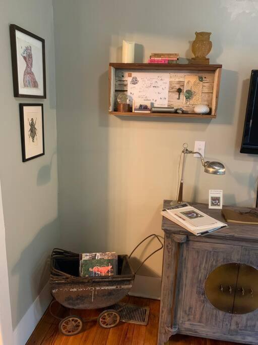 Gingerbird Art Apartment